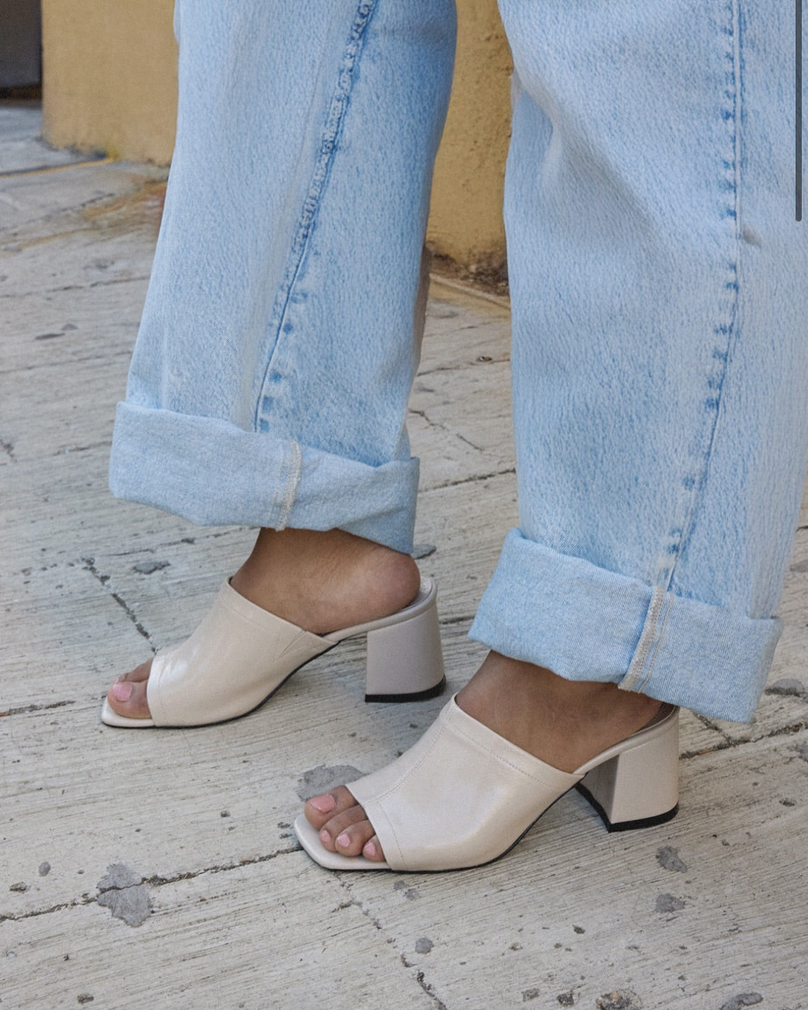 Elegant Leather Block Heel Open-Toe Mules