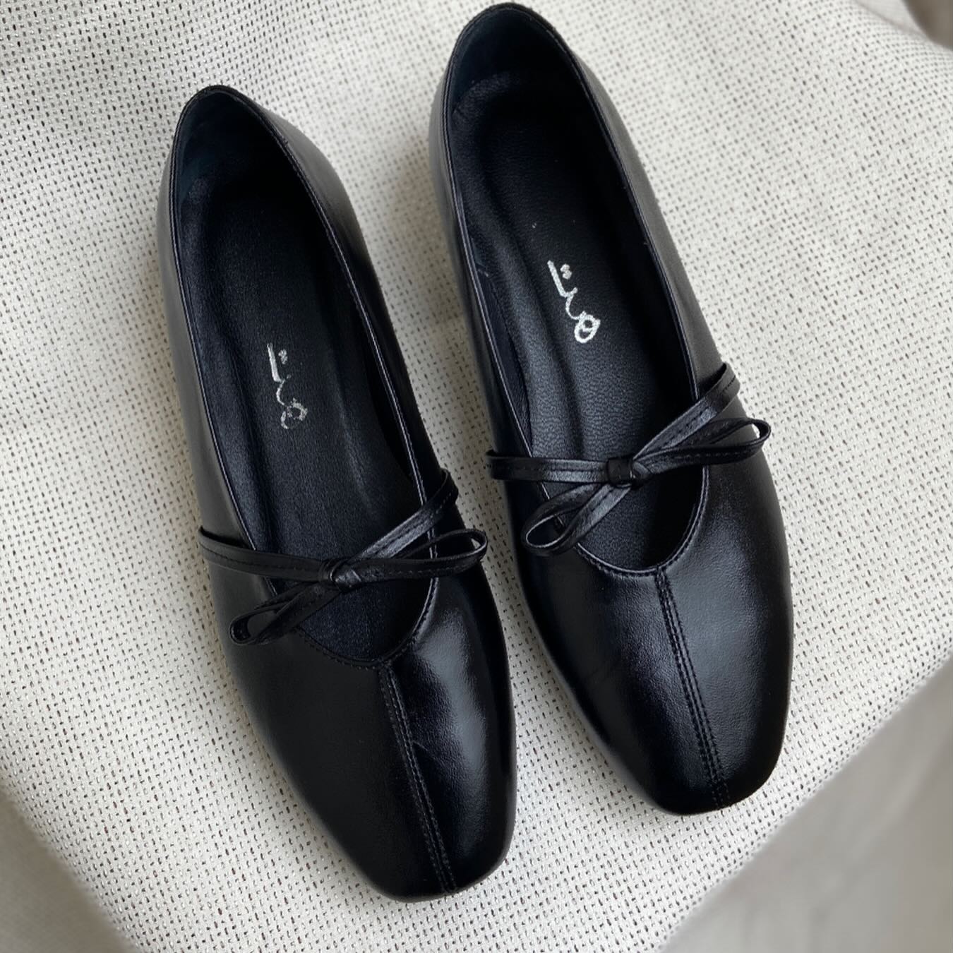 Cowhide Bow Low-heeled Shoes