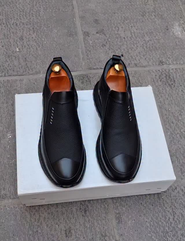 Durable Men's Casual Shoes