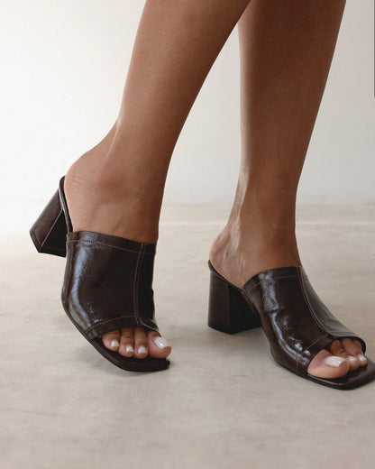 Elegant Leather Block Heel Open-Toe Mules