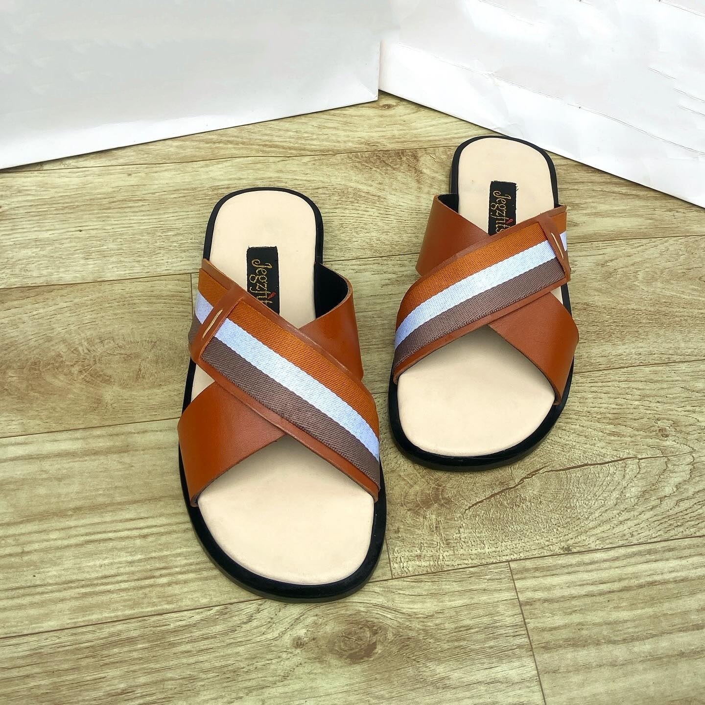 Casual Men's Striped Cross-Strap Leather Sandals