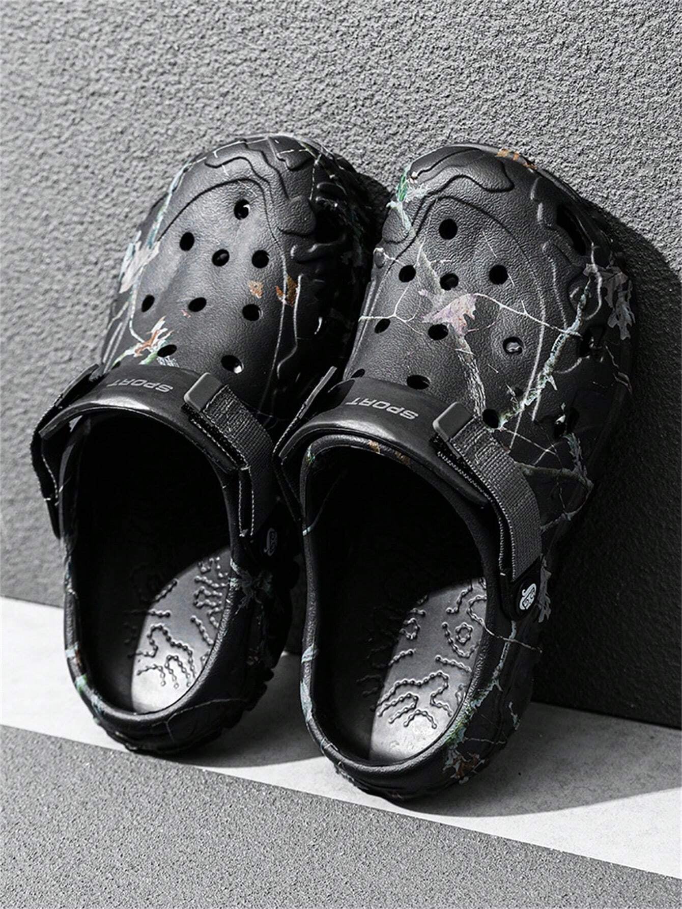 Men's Rendering Beach Clogs