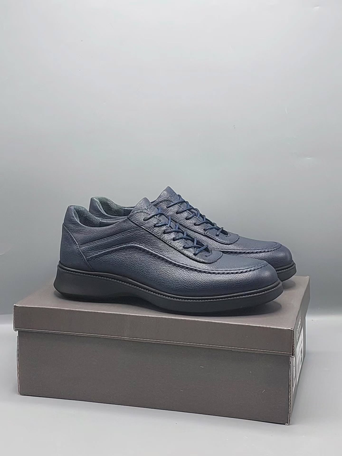 Comfortable Thick-soled Cowhide Casual Men's Shoes