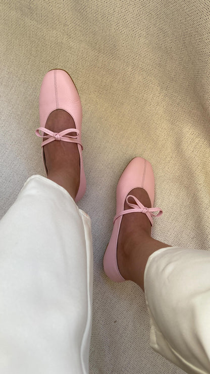 Cowhide Bow Low-heeled Shoes