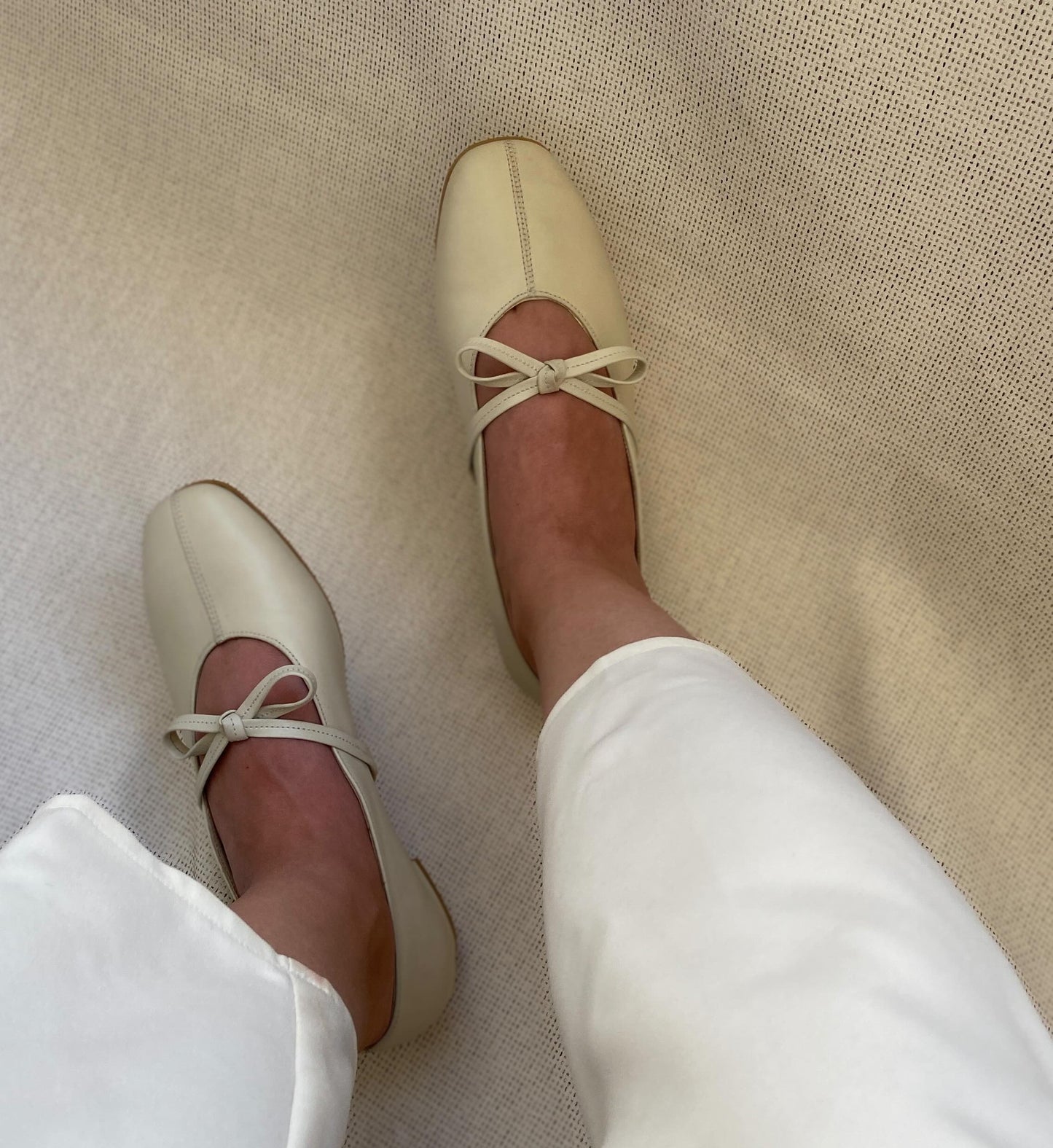 Cowhide Bow Low-heeled Shoes