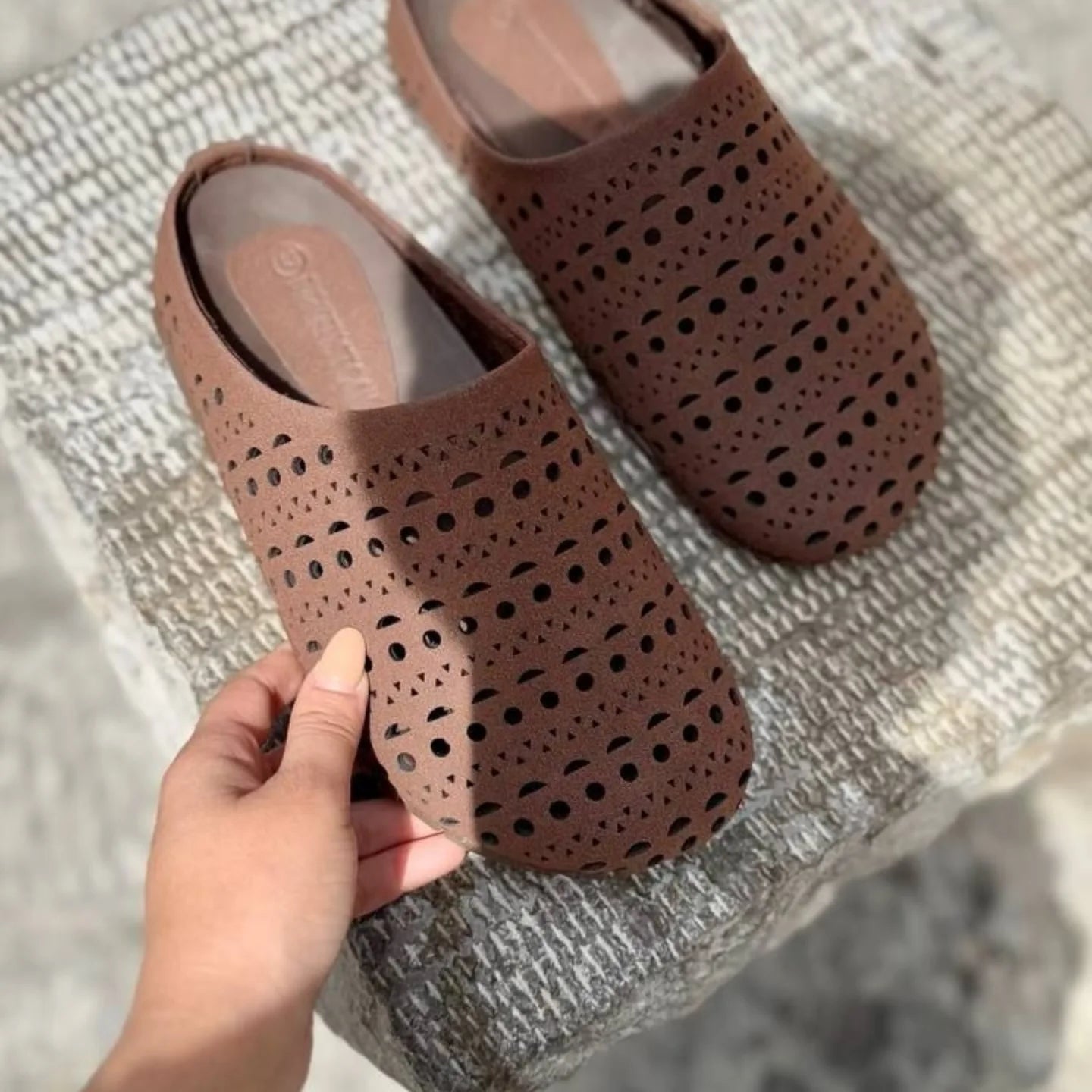 Hollow Carved Closed Toe Soft-soled Shoes
