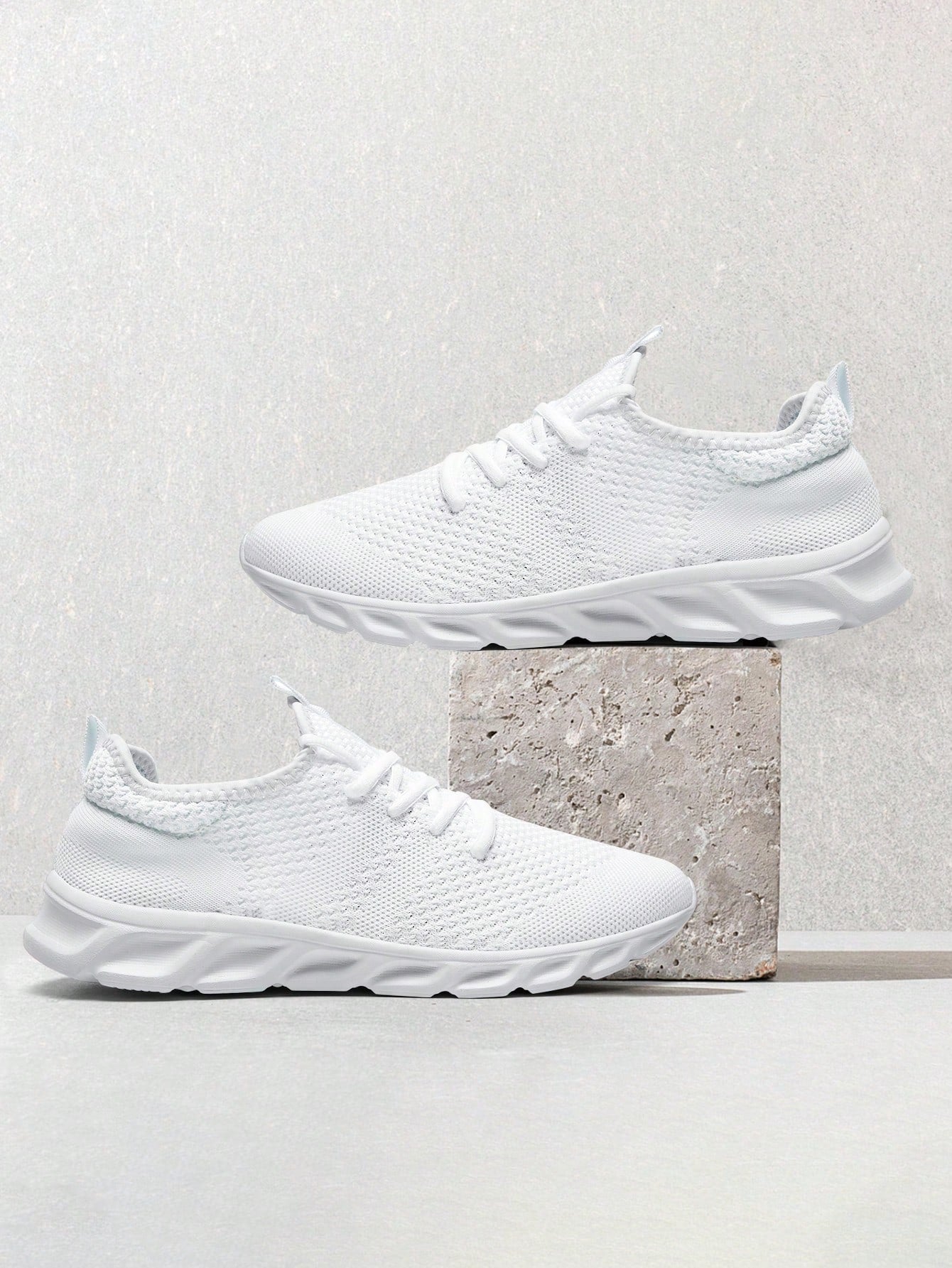 Men's Lightweight Mesh Breathable Athletic Sneakers