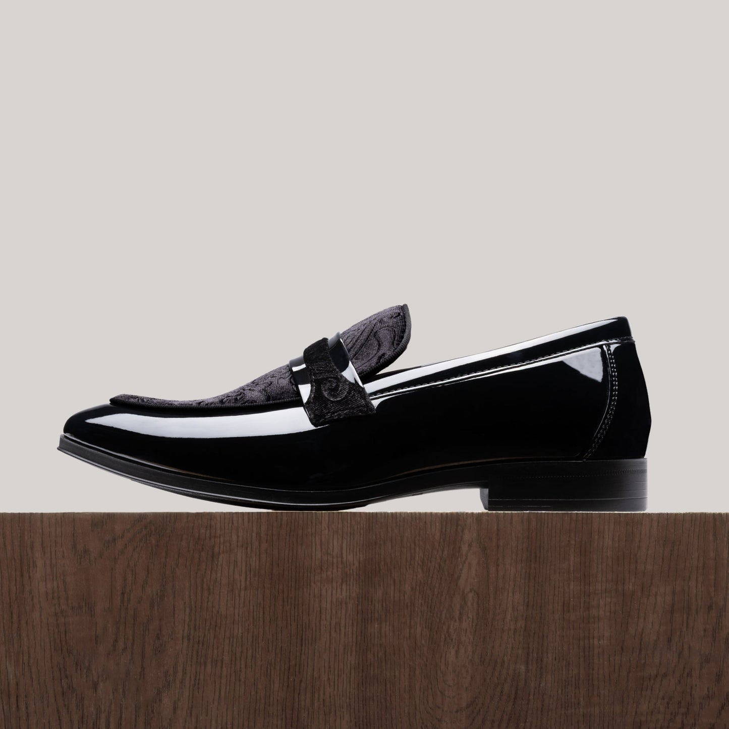 Men's Tuxedo Patent Loafers Classic Velvet Slip-on Dress Shoes