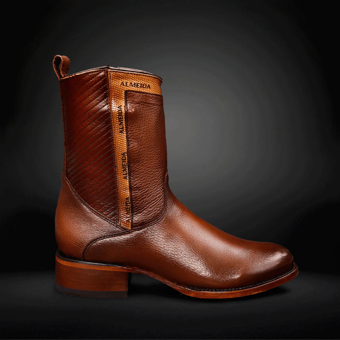 Round-toe Lychee Leather Cowboy Boots
