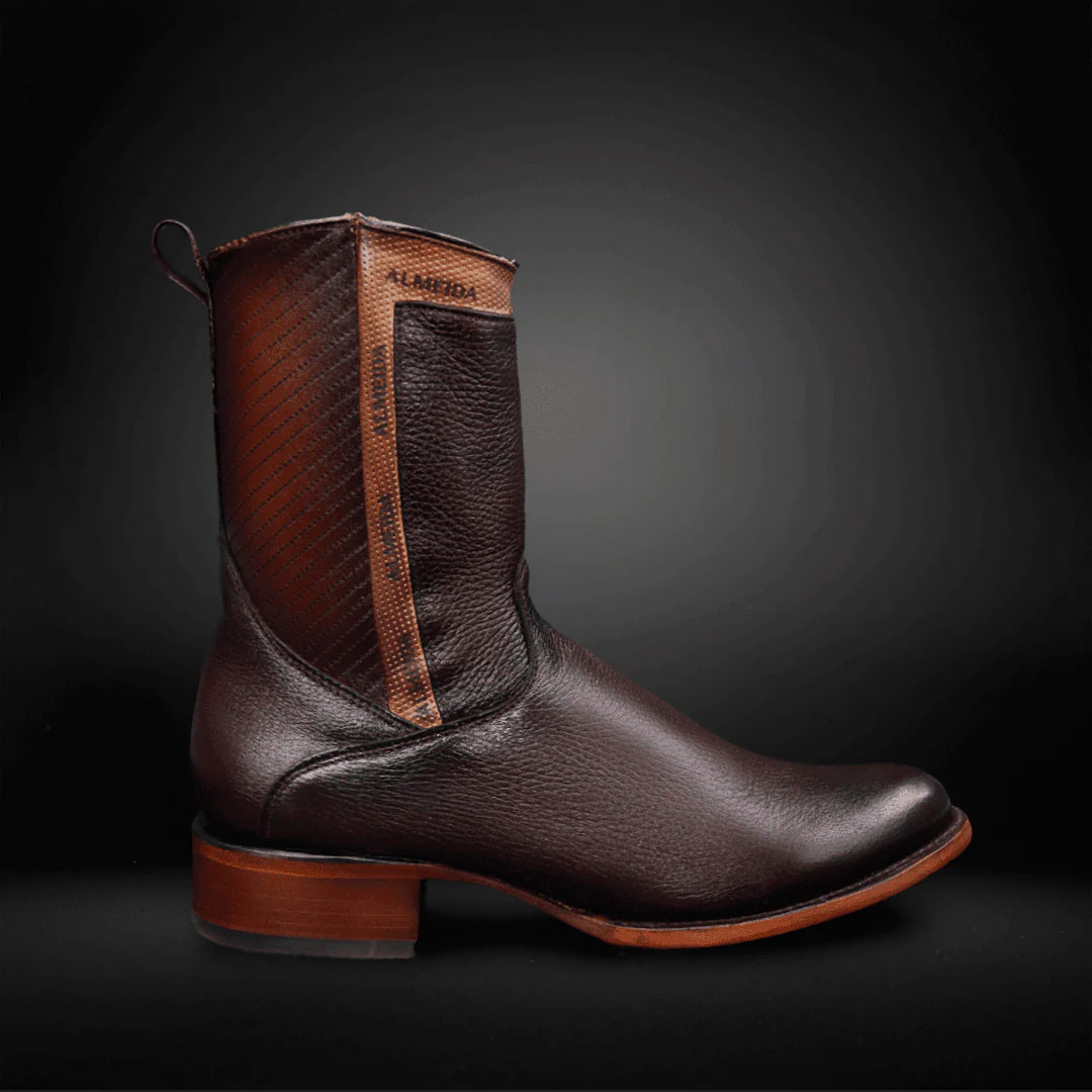 Round-toe Lychee Leather Cowboy Boots