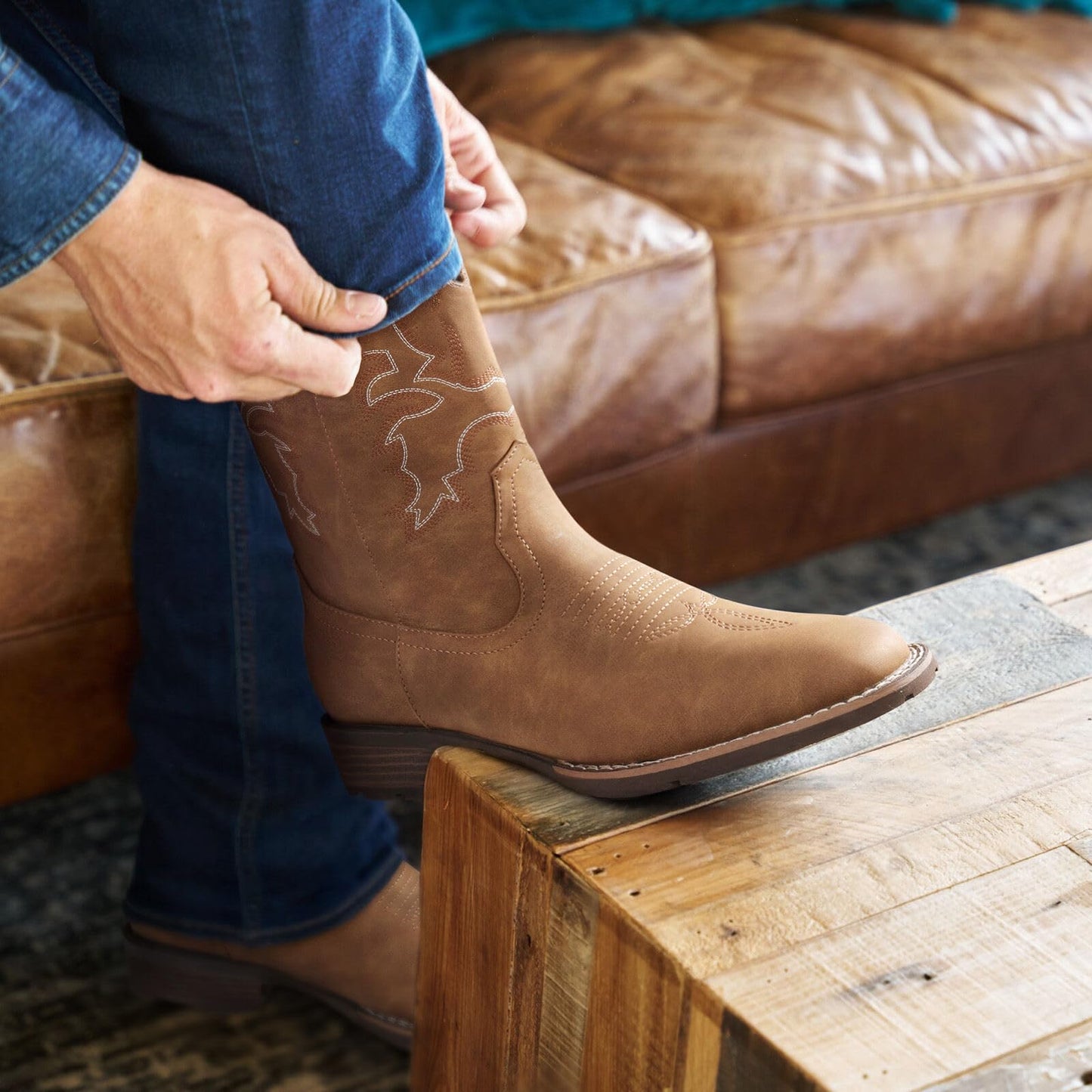 Men's Western Boots With Embroidered