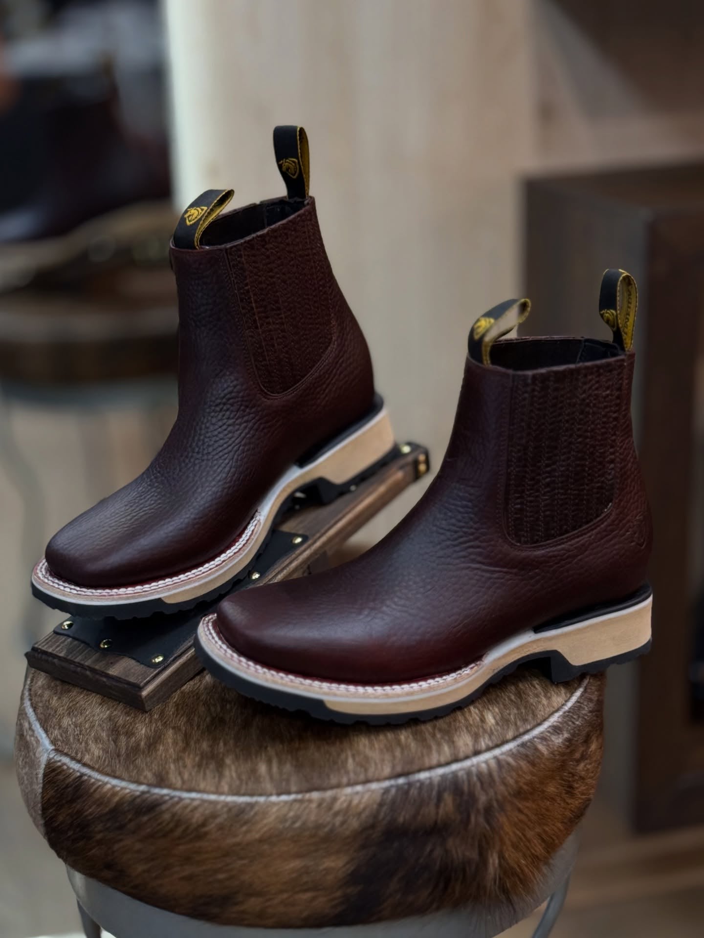 Bulldog Cowhide Leather Boots