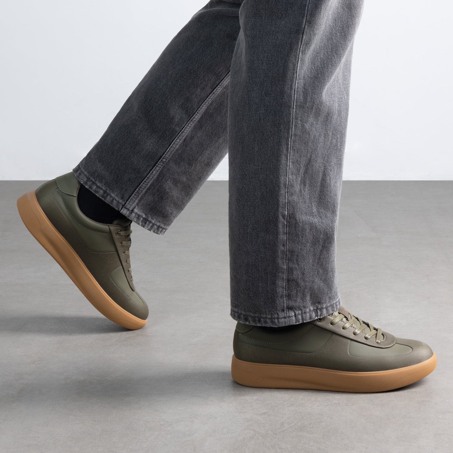 Men's Casual Dress Sneakers