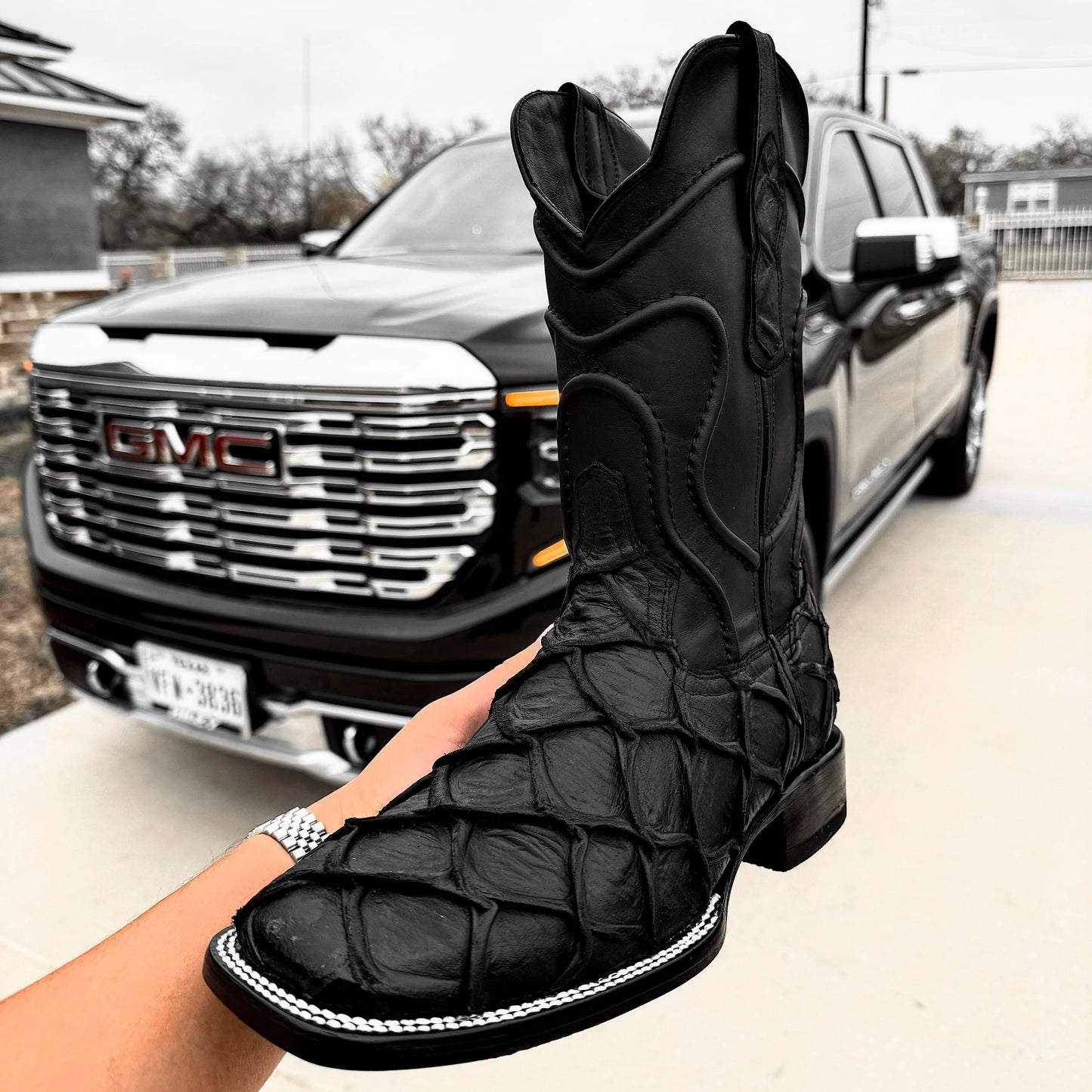 Square Toe Matte Rustic Piraroucu Leather Boots