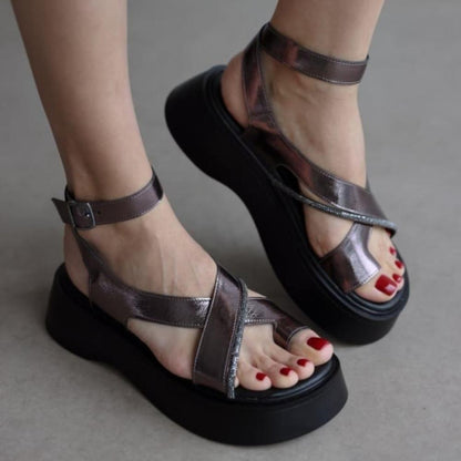 Women's Alvin Finger Detailed Stoned Sandals
